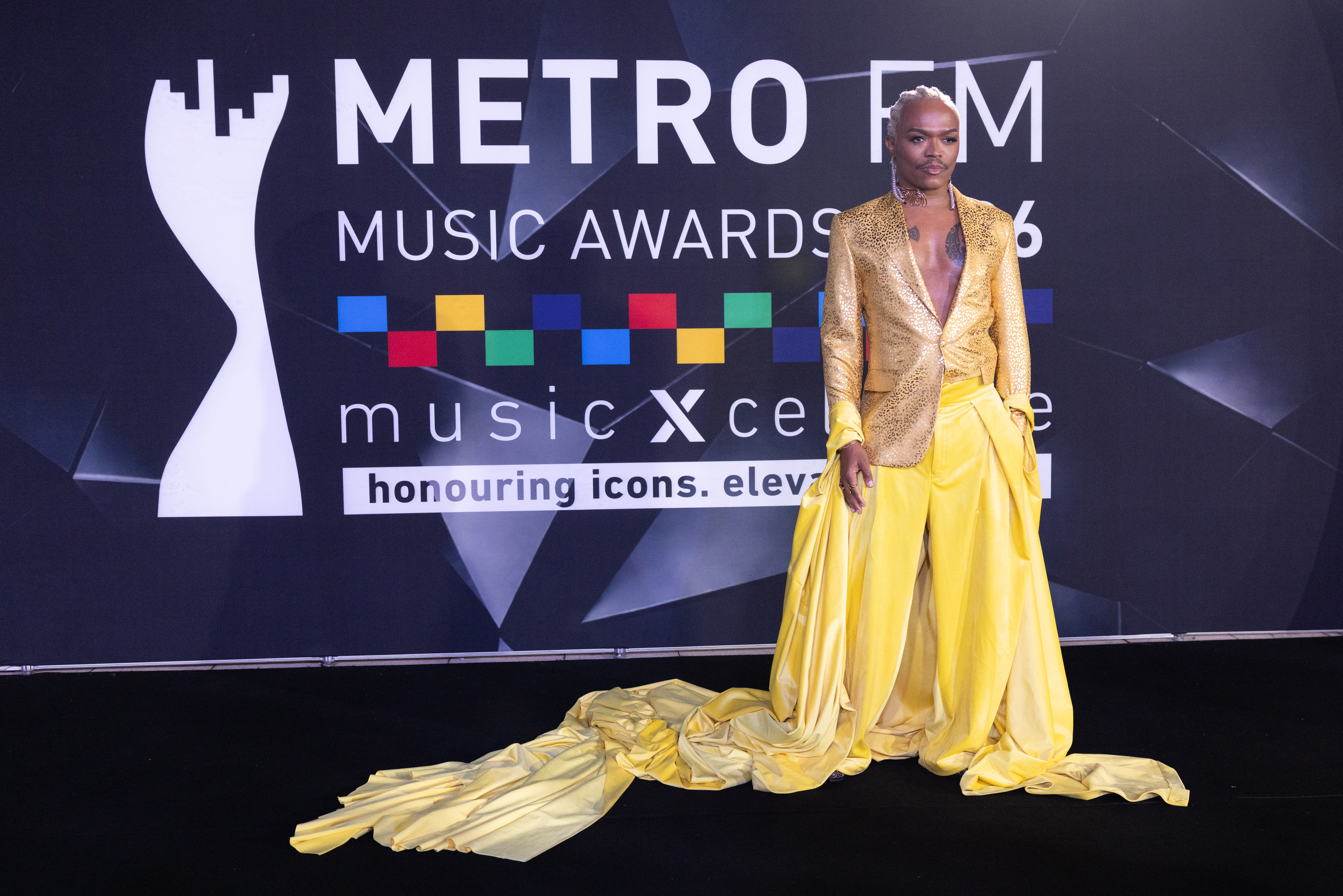 LIGHT-LOUNGE-STUDIO-110